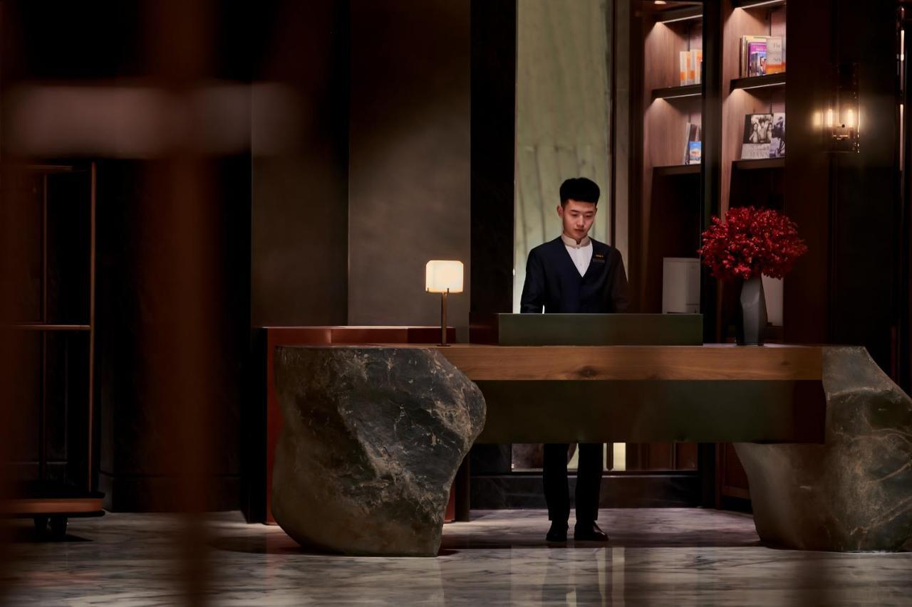 Mumian Beijing Daxing International Airport, Part Of Hyatt Hotell Exteriör bild Concierge at the Mandarin Oriental, Beijing